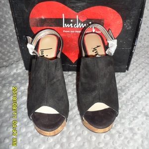 Luichiny Open toed black suede wedge shoes